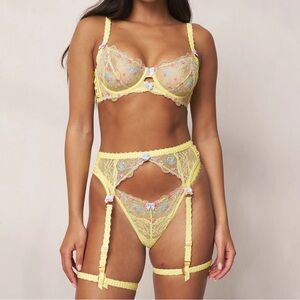 Yellow Lingerie Intimate set Lounge US 34C / Medium